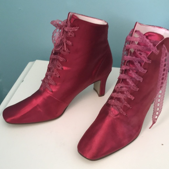 Victorian style satin lace-up bootie size 7.5 - Picture 3 of 5